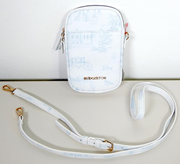  Plastik yüzeyli küçük el çantası. GTİP 42022210 AB BTB görseli