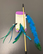  Tüylü yaylı kedi oyuncağı. GTİP 67010000 AB BTB görseli