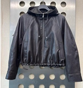  Kadın kapüşonlu poliüretan ceket. GTİP 39262000 AB BTB görseli